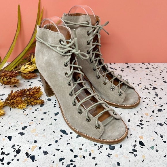 Jeffrey Campbell x Anthropologie Cors Suede Taupe Lace Up Ankle Booties Sz 9.5 - Picture 12 of 12